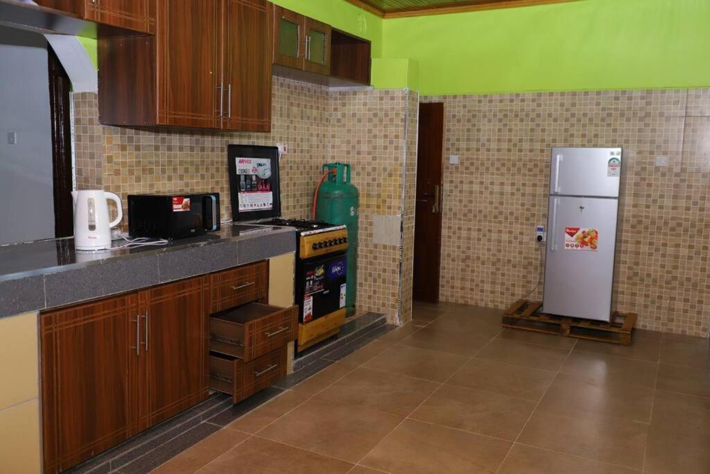 Esniko Villa Narok Exterior photo